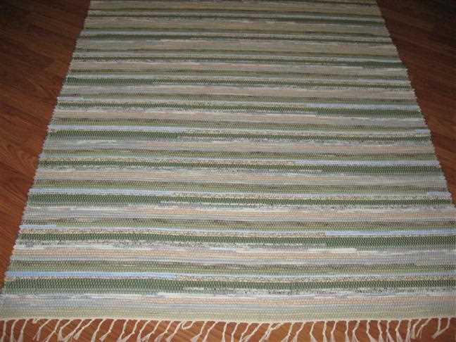 Green, Blue, Beige 4 x 6 ft. Area Rug