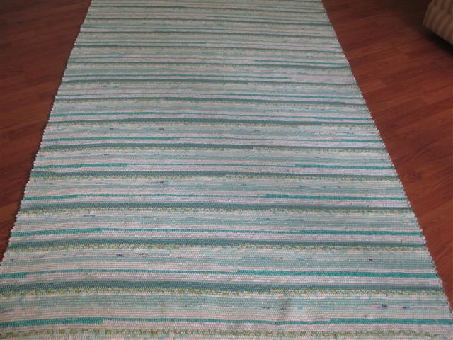 Aqua, Turquoise, White 5 x 8 ft. Area Rug